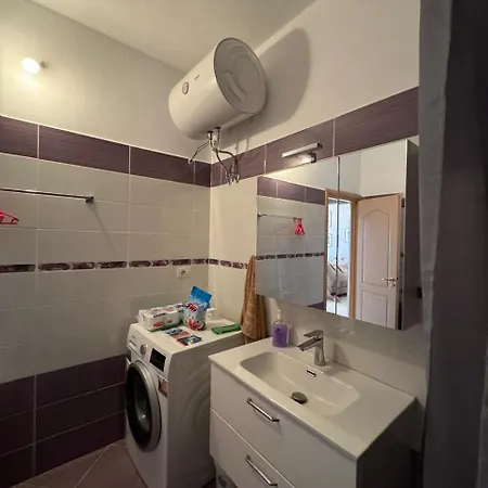 Dhespina Apartament Sarandë