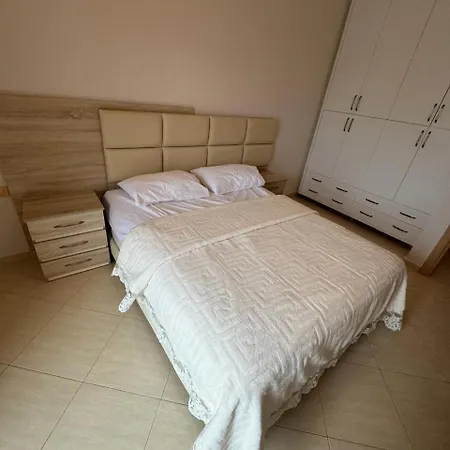 Dhespina Apartament Sarandë